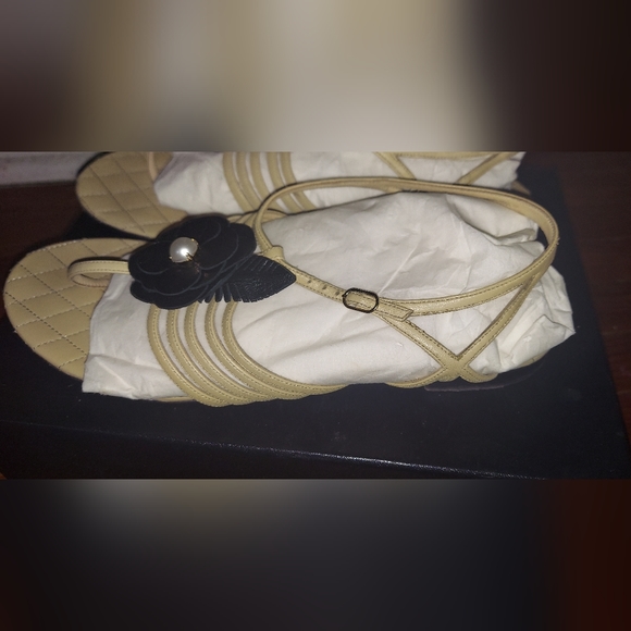 Authentic Chanel Tan Lambskin Thong Sandals w/box and dust bags. Good Condition! - Picture 5 of 10